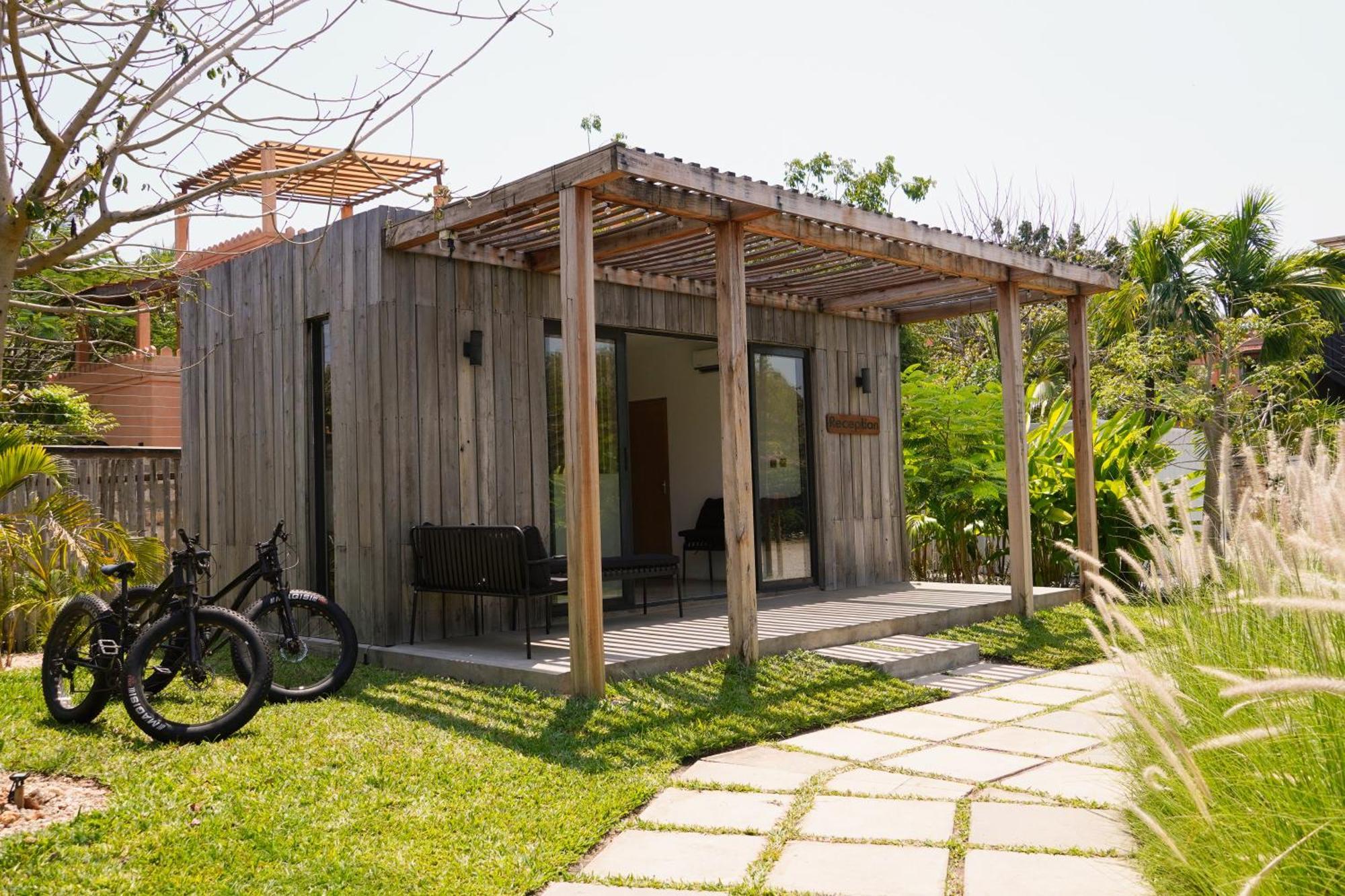 Lalagalu - Beachfront Ecocabins 迪亚尼海滩 外观 照片